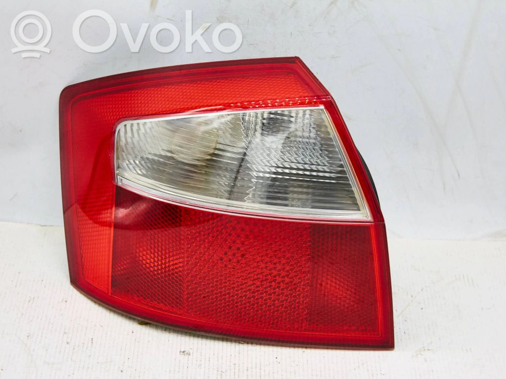 Audi A4 S4 B6 8E 8H Lampa tylna 