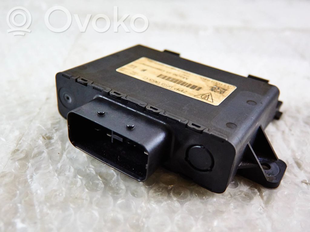Inversor/convertidor de voltaje   7PP959663C