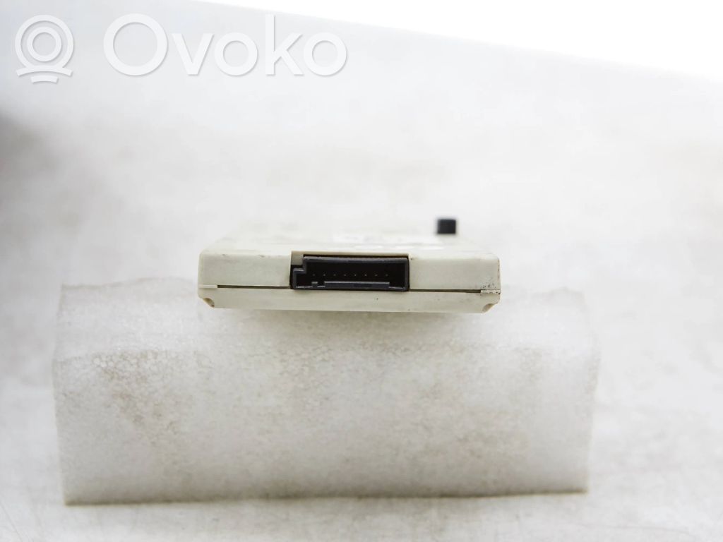 BMW 7 E65 E66 Antenos stiprintuvas 