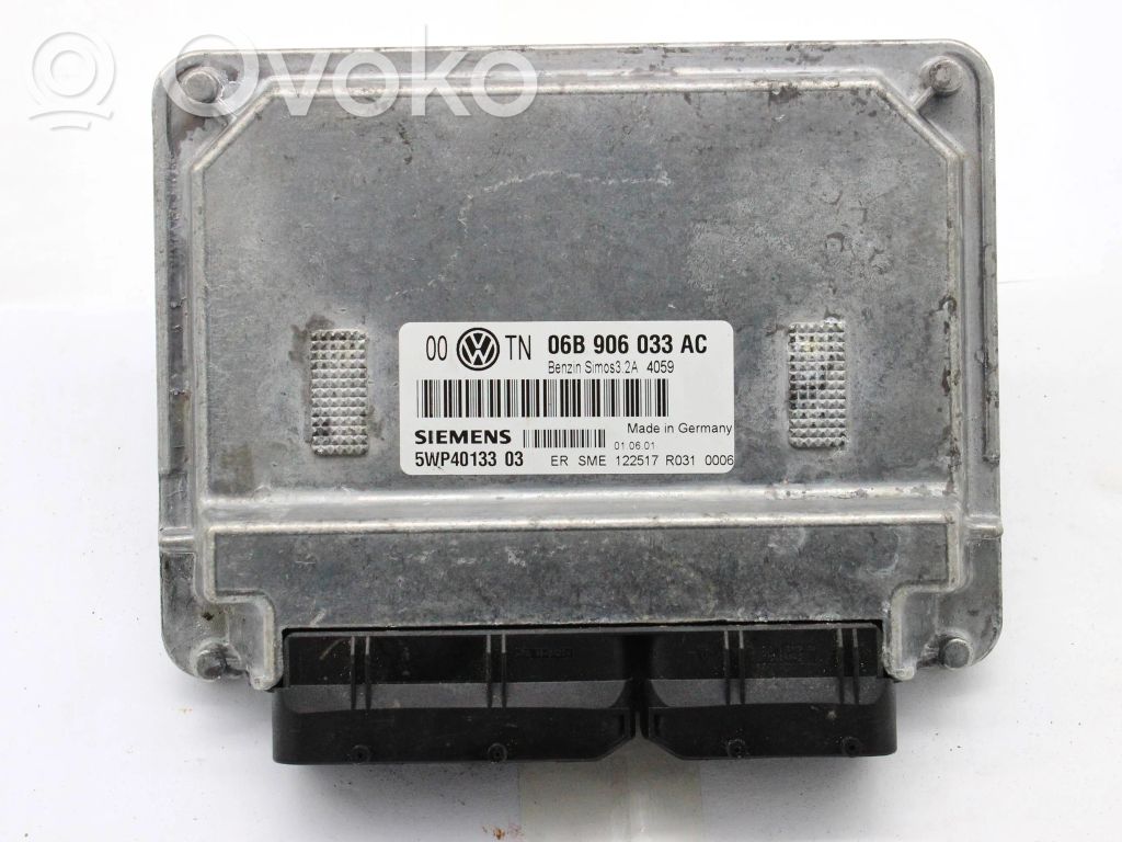 Volkswagen PASSAT B5.5 Engine control unit/module 