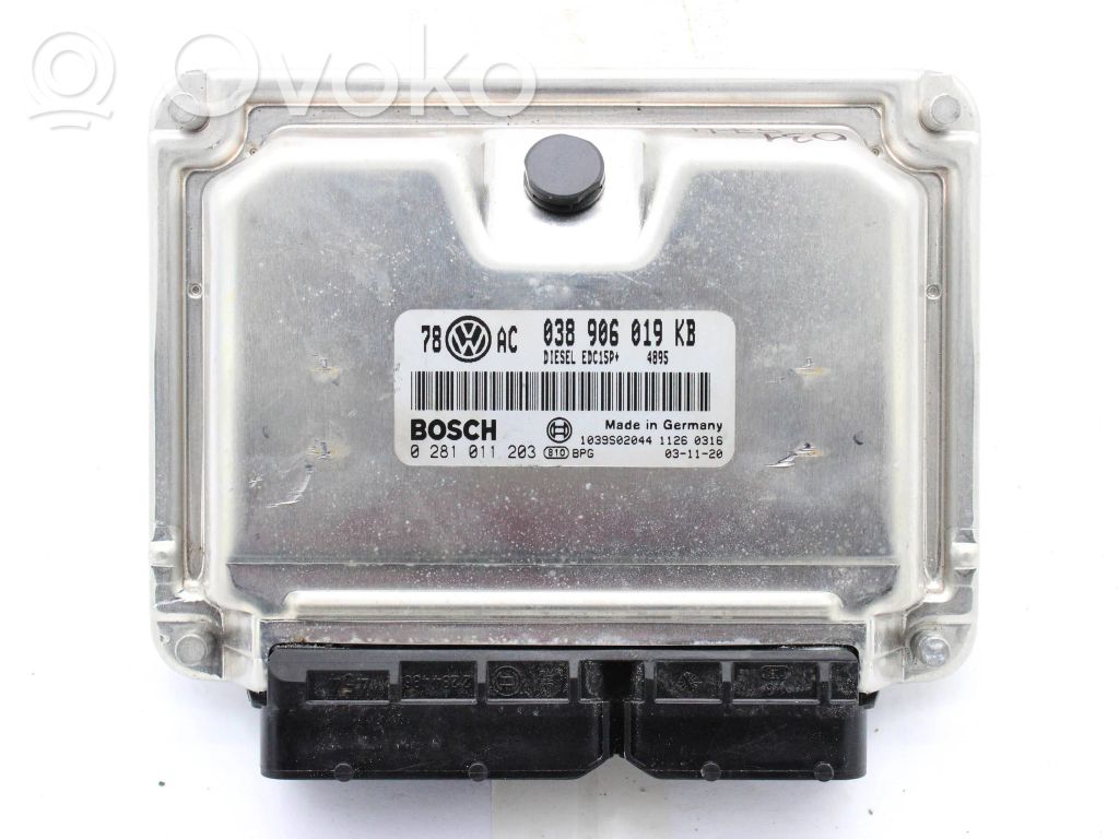 Volkswagen PASSAT B5.5 Engine control unit/module 