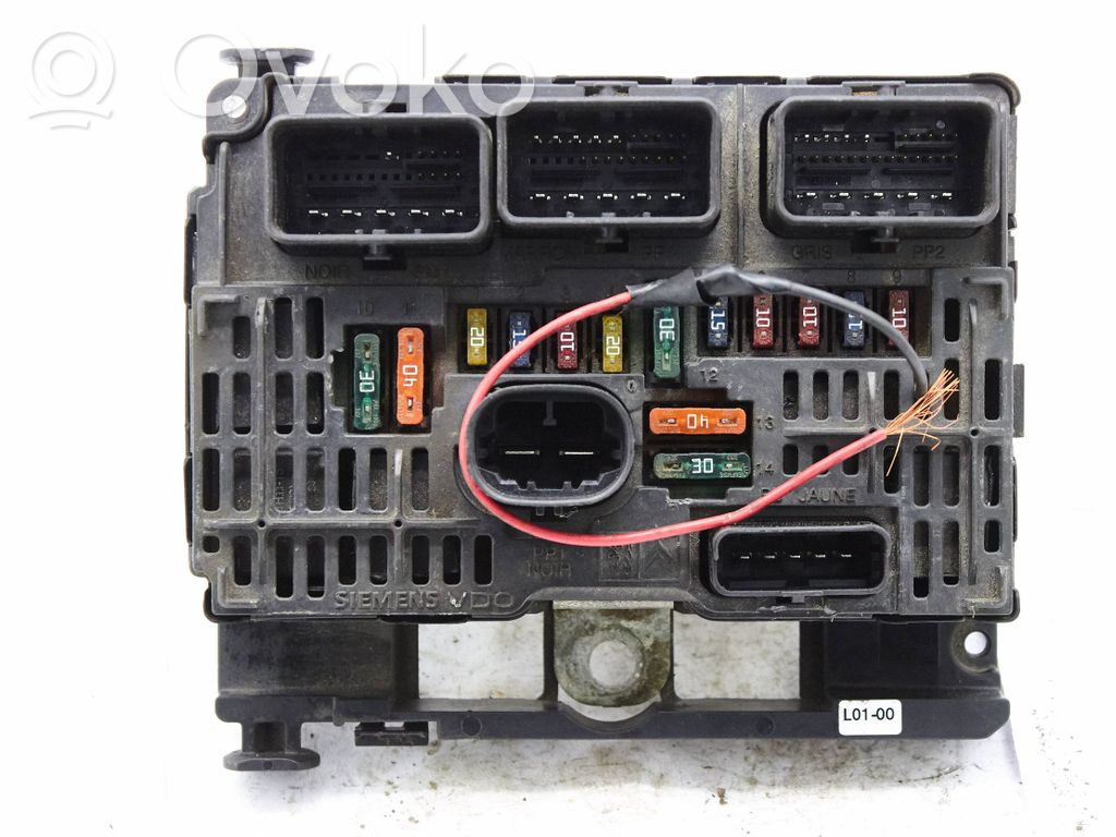 Peugeot 407 Fuse module 