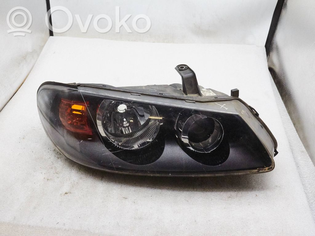 Nissan Almera N16 Lampa przednia 