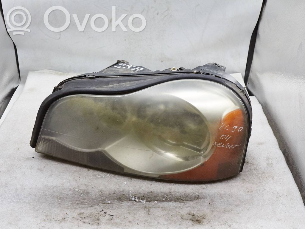 Volvo XC90 Lampa przednia 