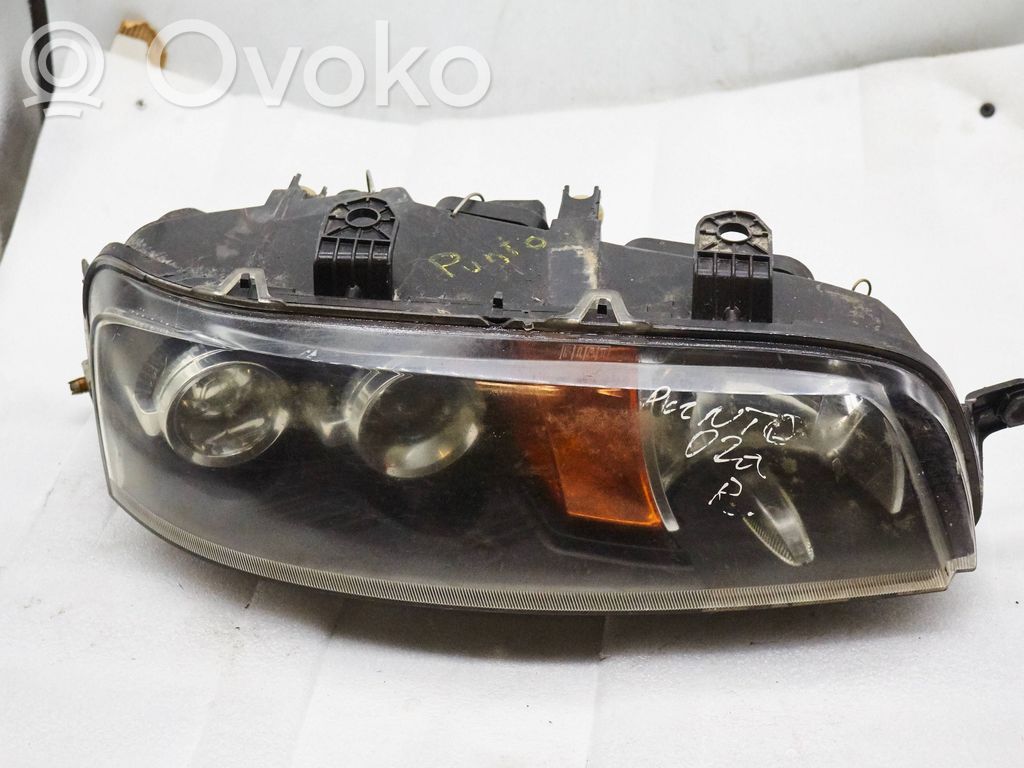 Fiat Punto (188) Phare frontale 