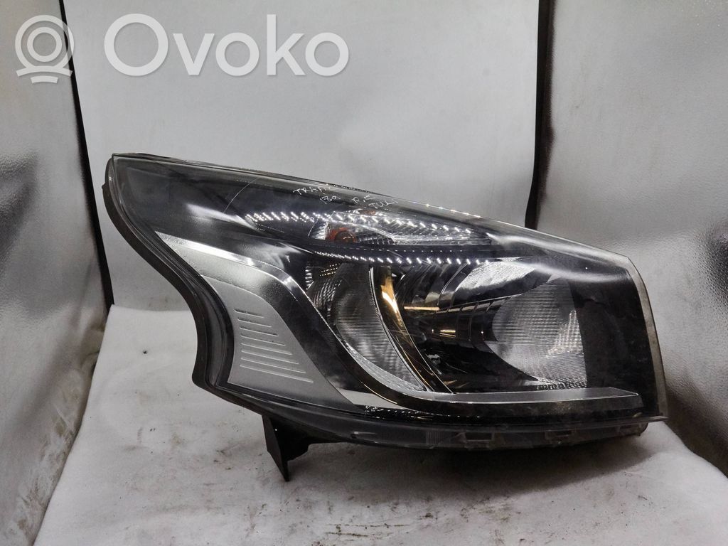 Renault Trafic III (X82) Lampa przednia 