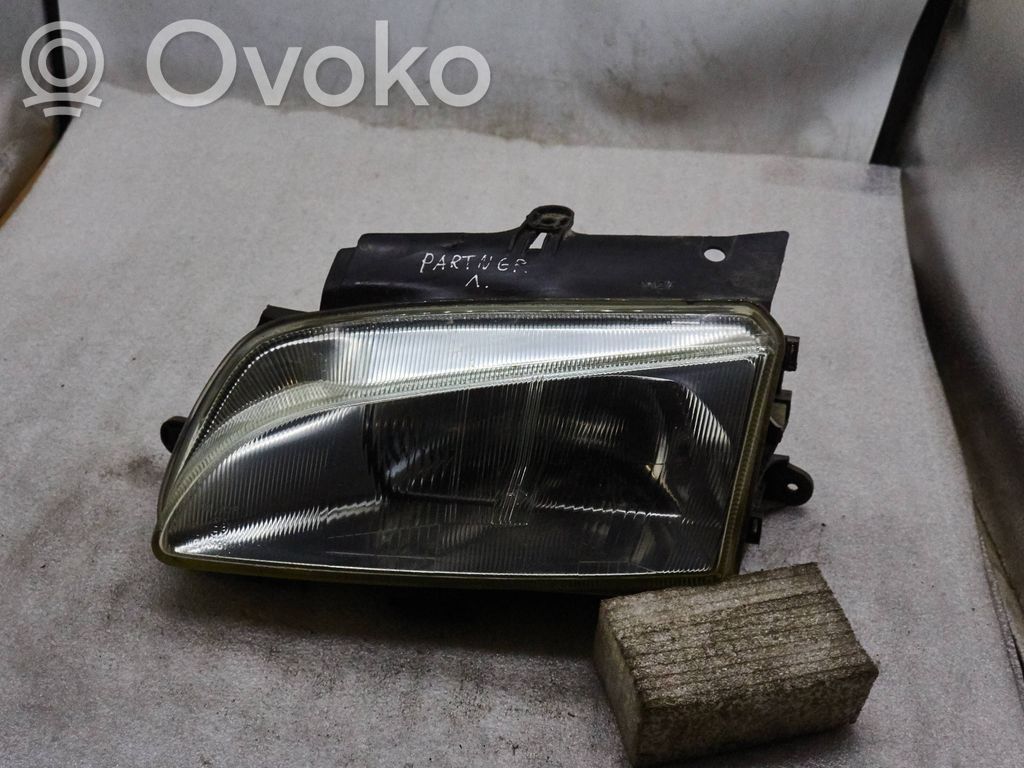 Peugeot Partner Phare frontale 