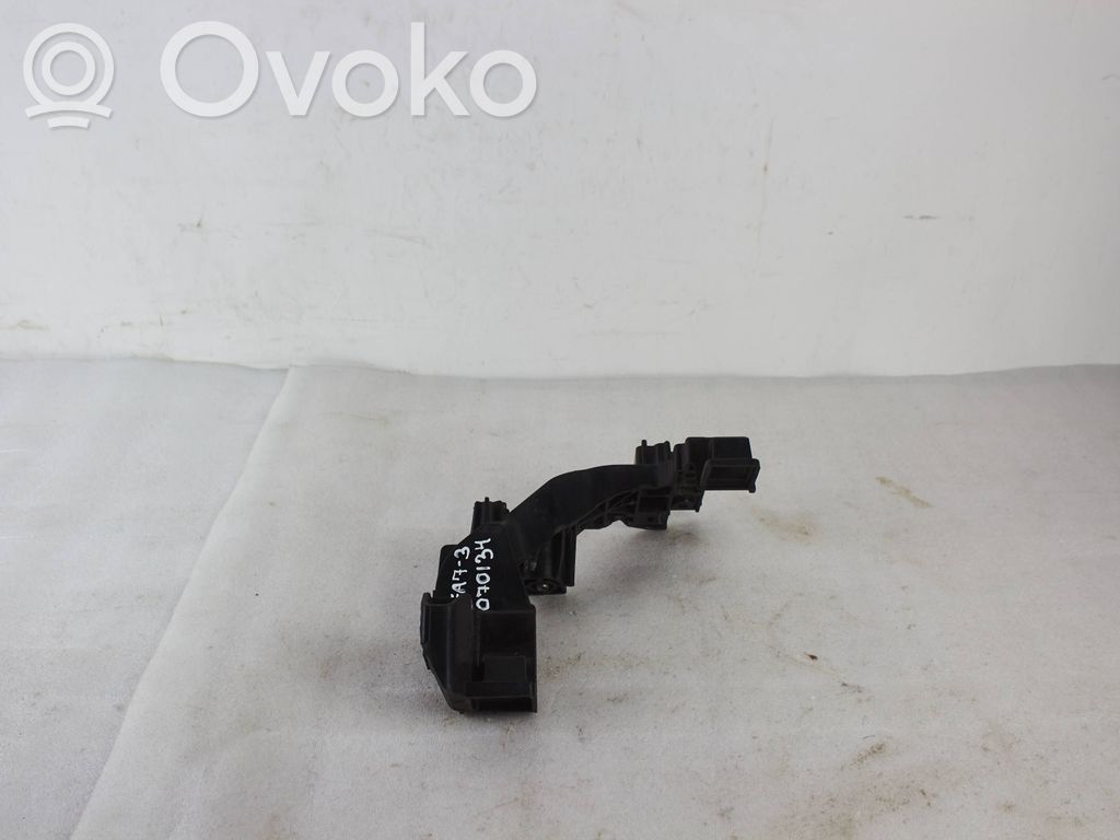 Headlight/headlamp mounting bracket   ET013E