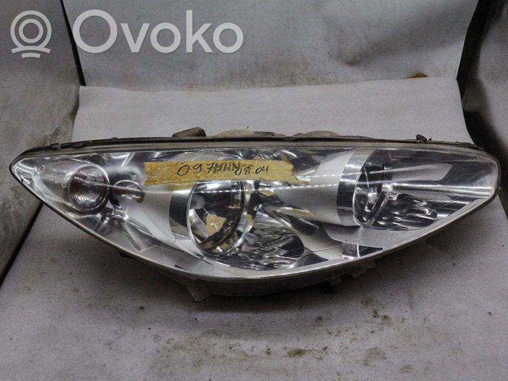 Peugeot 308 Lampa przednia 
