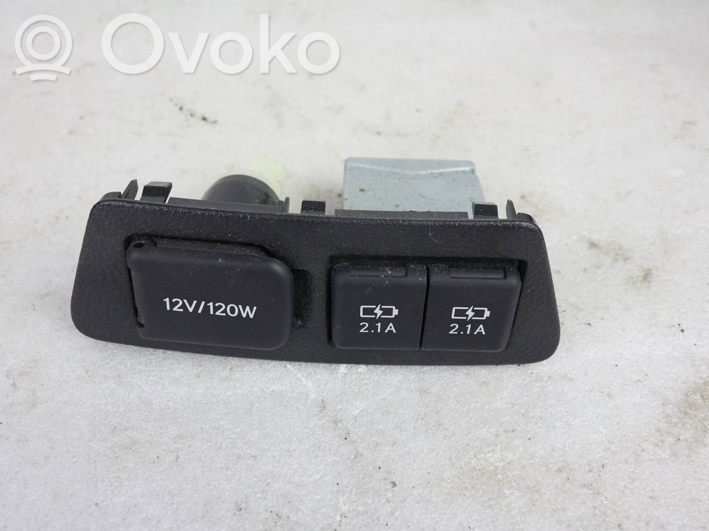 Lexus ES VII XZ10 USB socket connector 