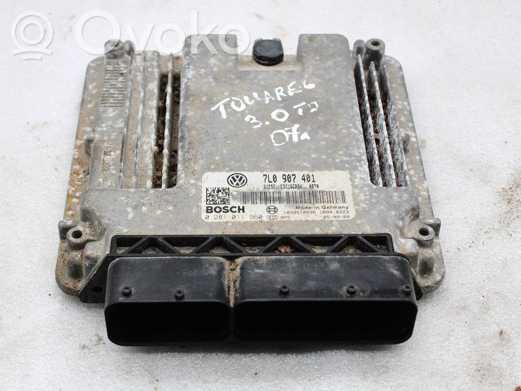 Volkswagen Touareg I Engine control unit/module 