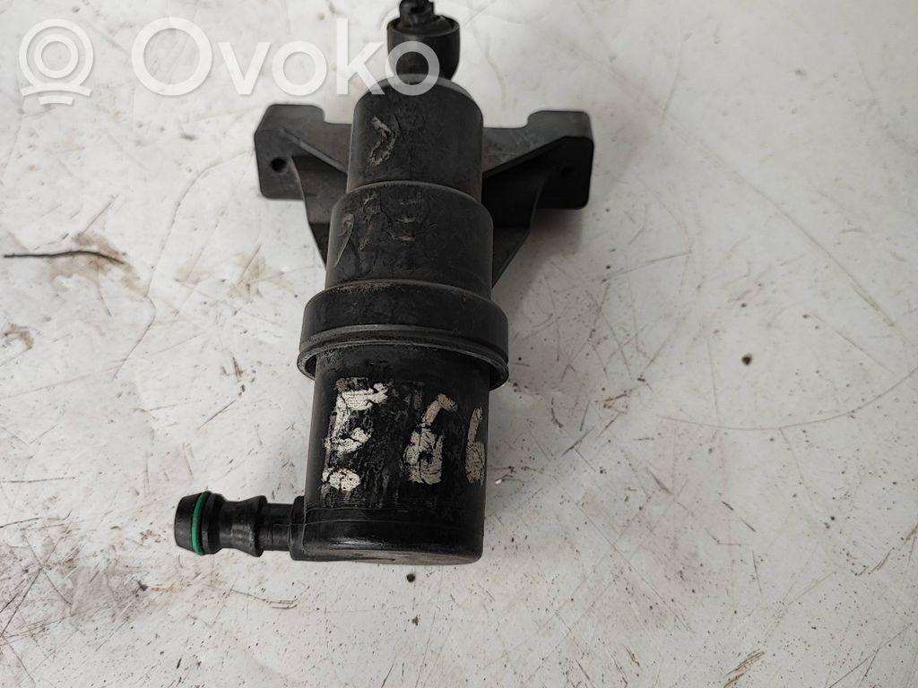 Headlight washer spray nozzle