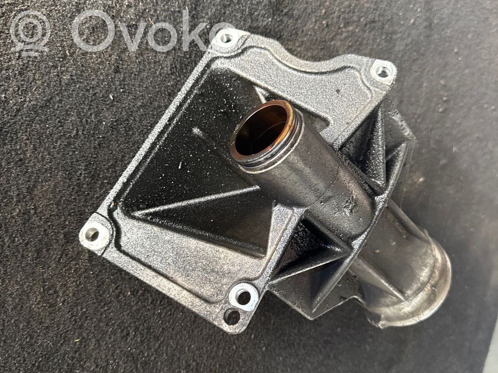 BMW 5 GT F07 Driveshaft support bearing bracket 