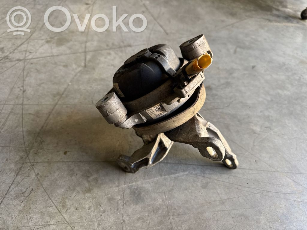 Audi Q7 4M Engine mount bracket 