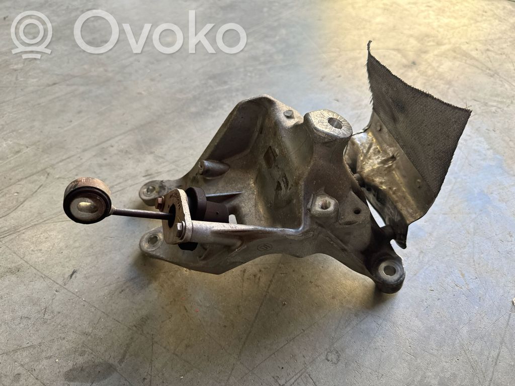 Audi Q7 4M Engine mounting bracket 