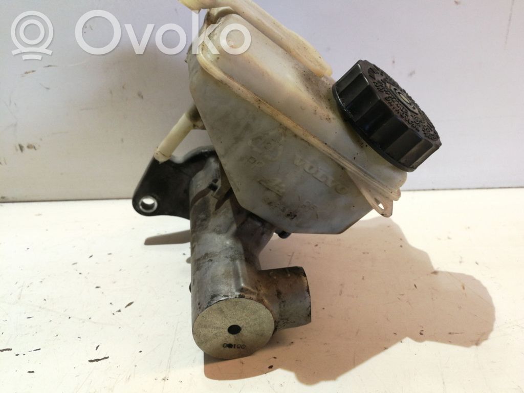 Volvo V70 Pääjarrusylinteri 