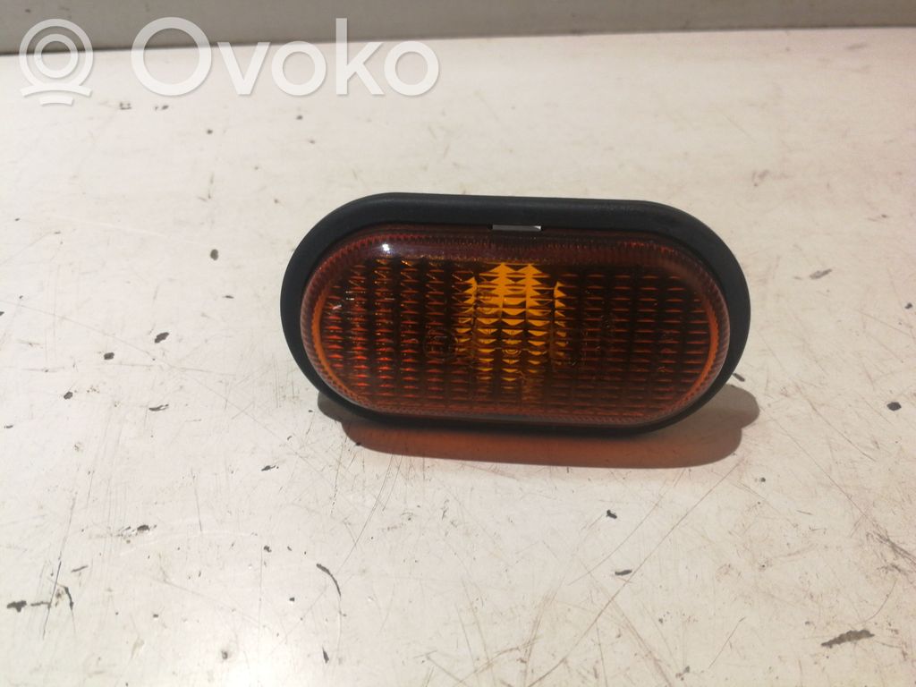 Opel Vivaro Front fender indicator light 