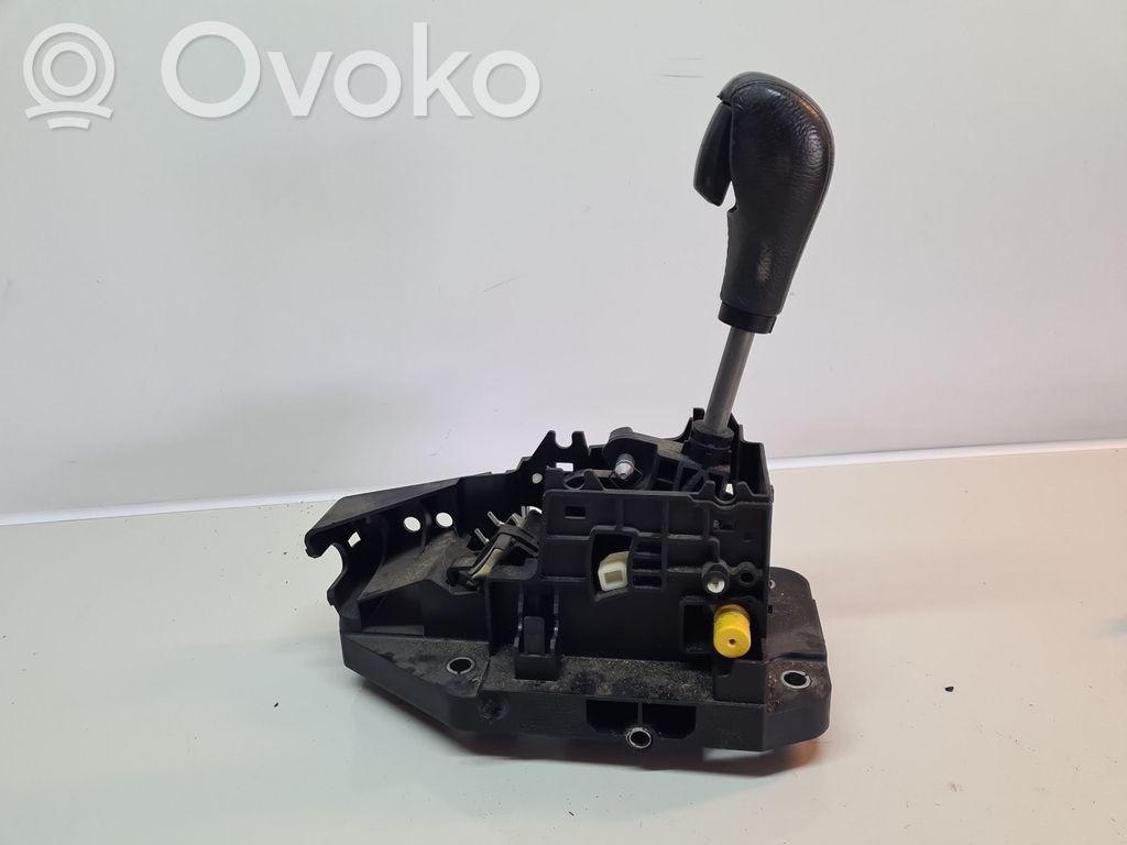 Volvo S60 Gear shifter/selector 