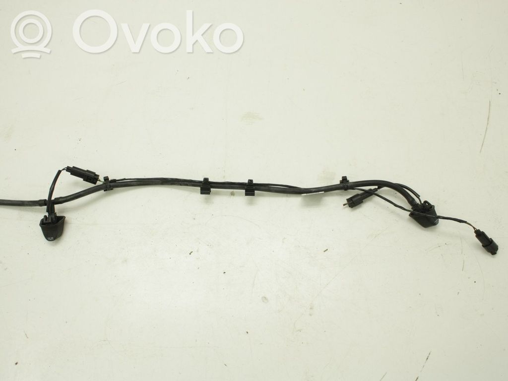 Windshield washer spray nozzle   6928623