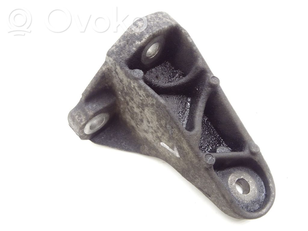 Jaguar XF X250 Engine mounting bracket 