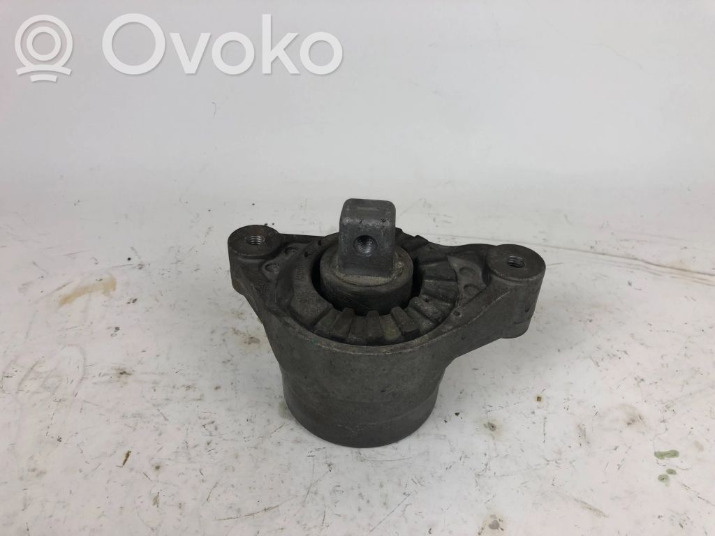 Maserati Ghibli Engine mount bracket 