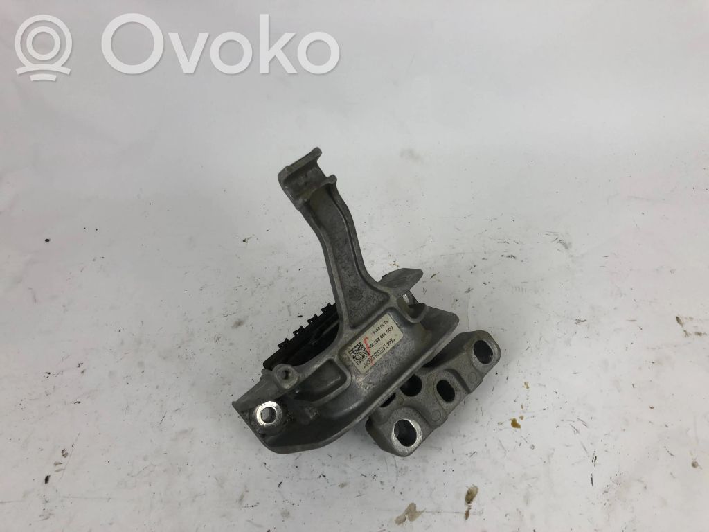 Volkswagen Golf VII Engine mount bracket 