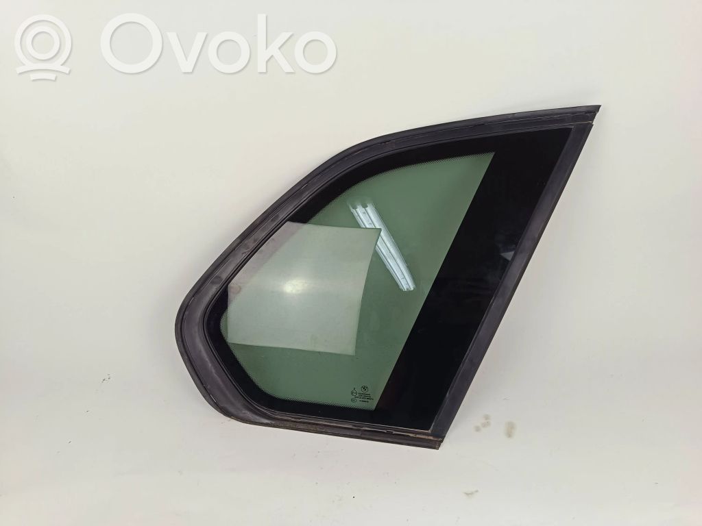 BMW X5 E70 Rear side window 