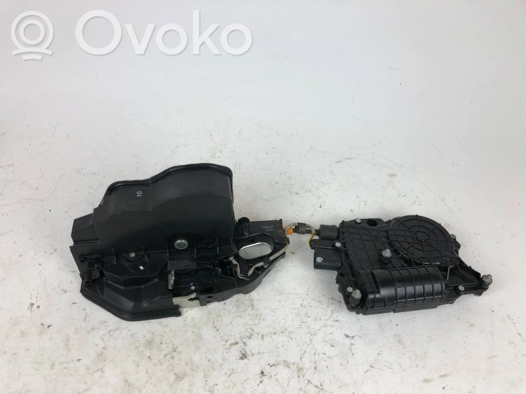 BMW X6 E71 Galinių durų pritraukėjas 