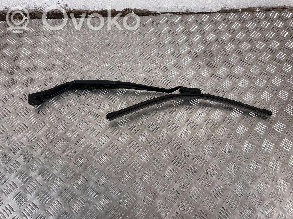 Dodge Durango III Windshield/front glass wiper blade 