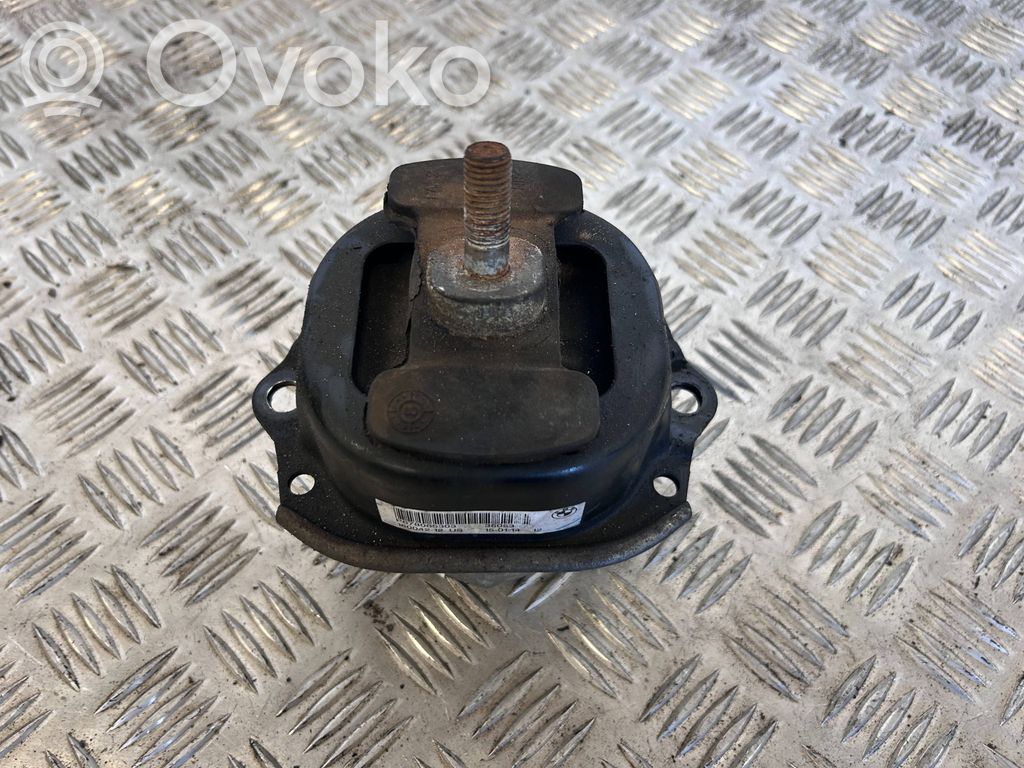 Engine mount bracket   6780653