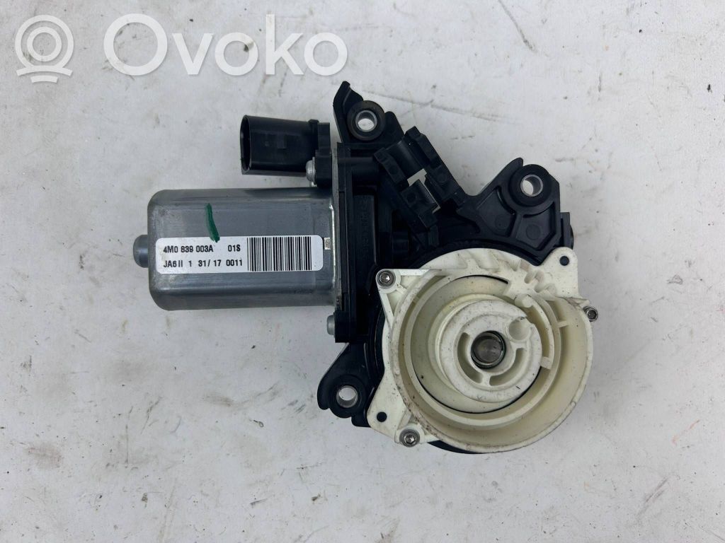 Audi Q7 4M Motor de cierre de puerta trasera 
