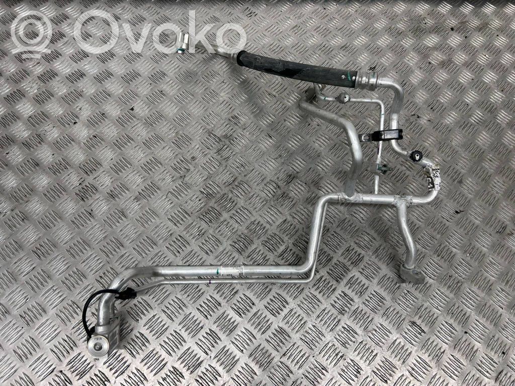 Tesla Model X Ilmastointilaitteen putki (A/C) 