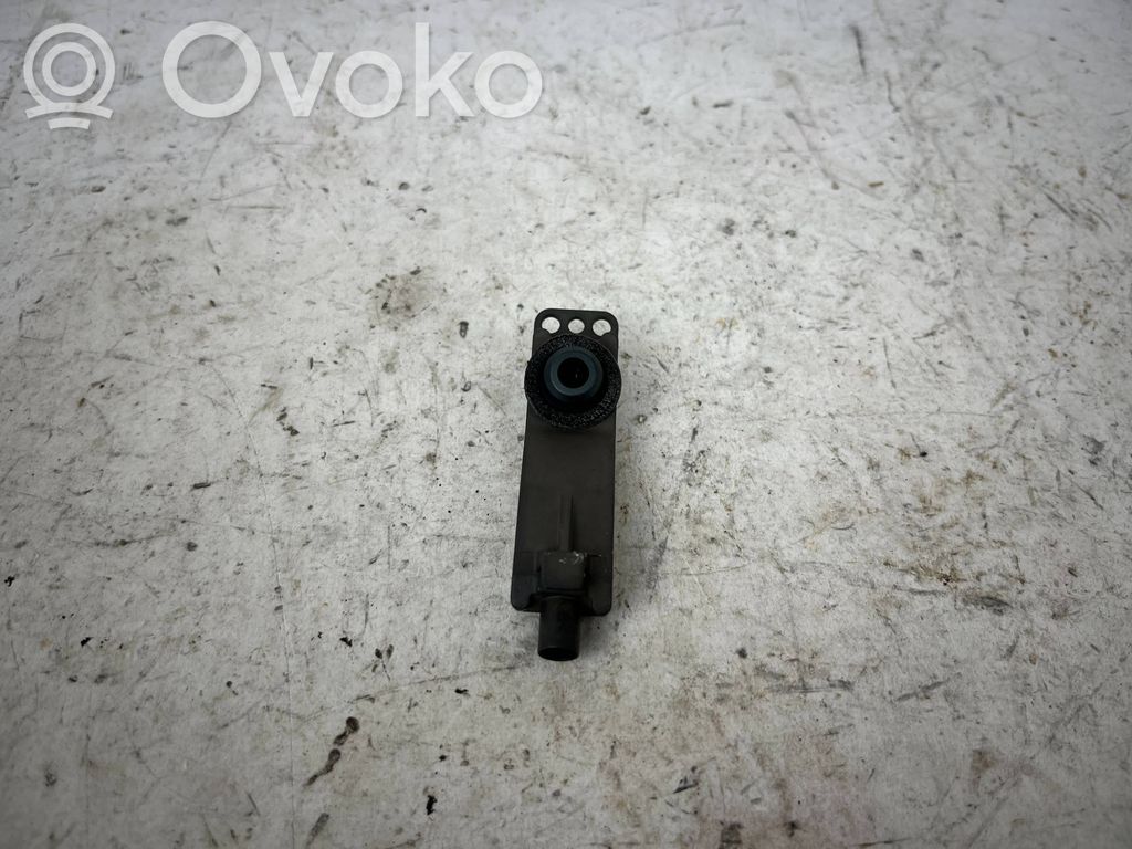 Side fender camera   106910400D