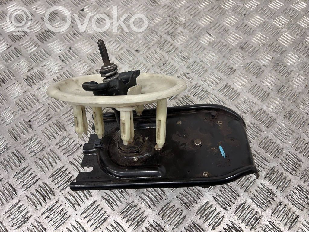 Spare wheel mounting bracket   68145504AD