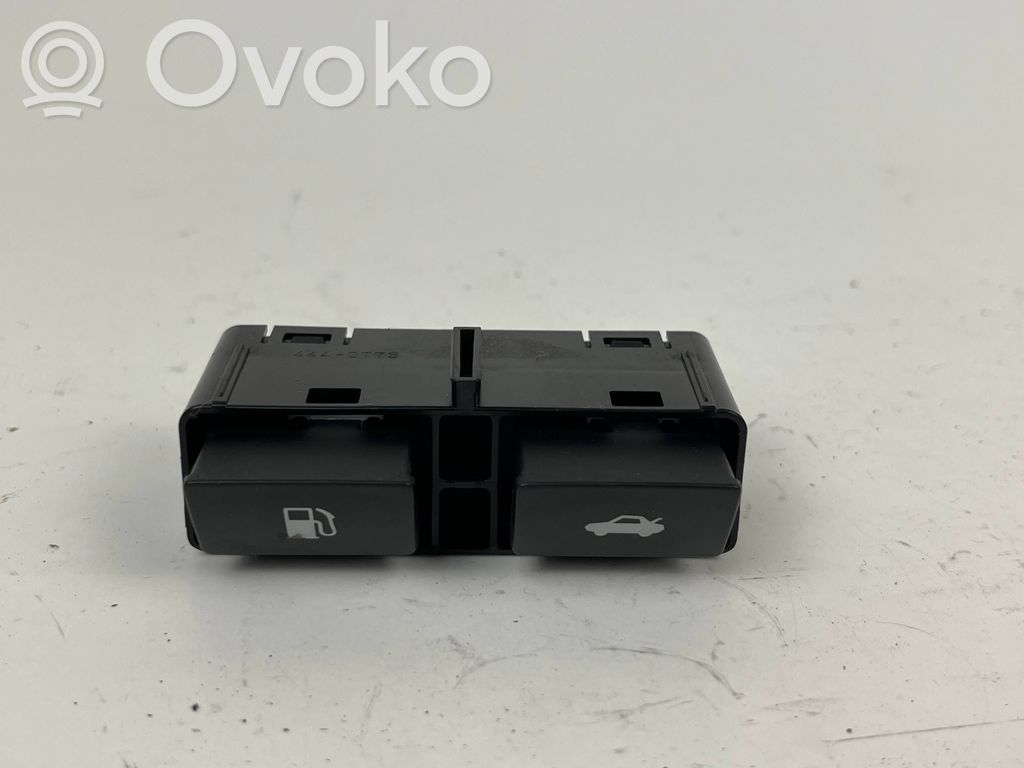 Toyota Mirai Other switches/knobs/shifts 