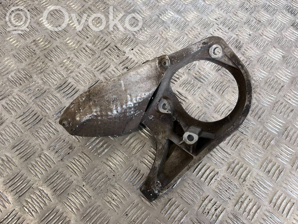 Porsche Macan (95B) Engine mounting bracket 