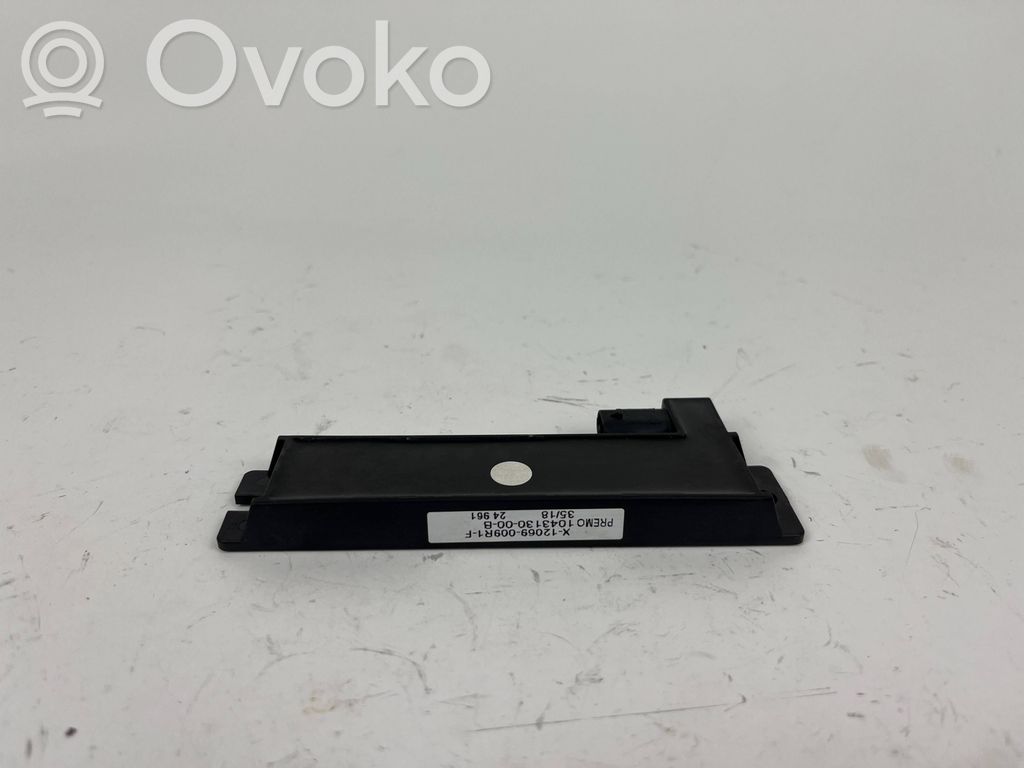 Tesla Model X Keyless system antenna 