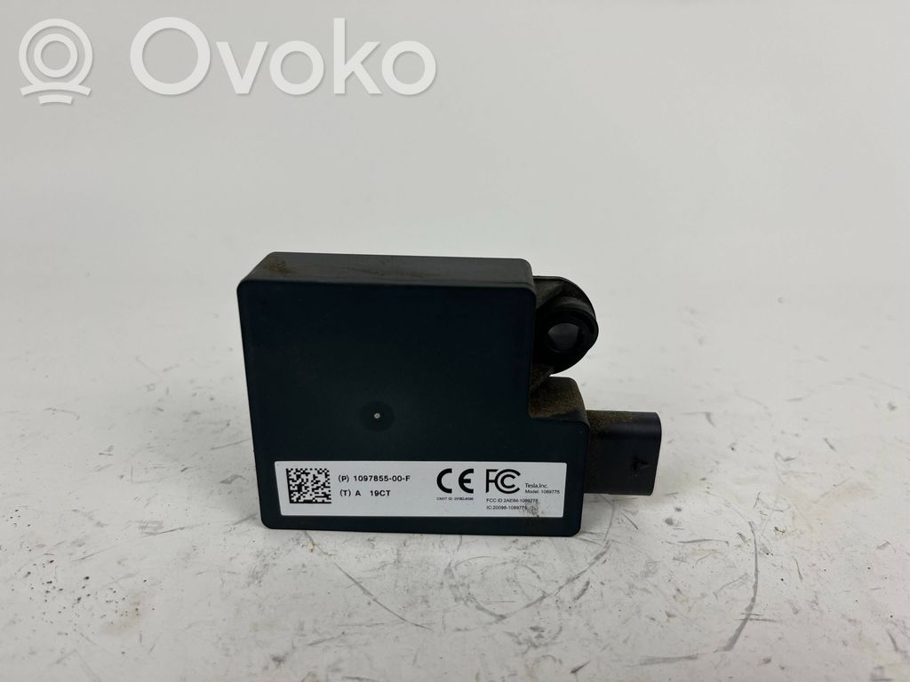 Tesla Model 3 Other devices 