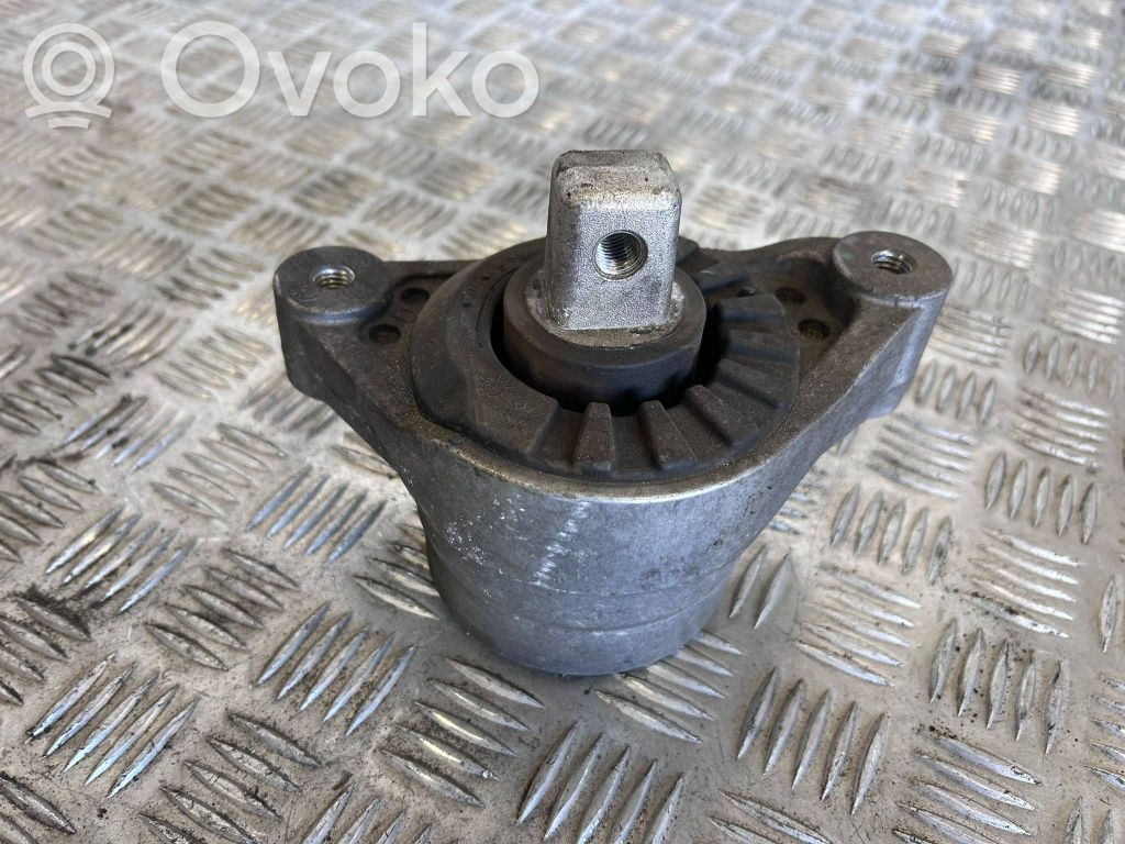 Maserati Ghibli Engine mount bracket 