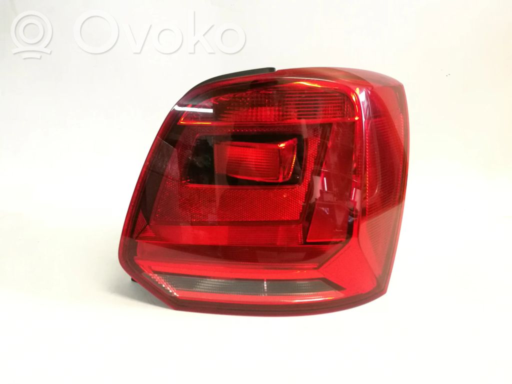 Volkswagen Polo V 6R Aizmugurējais lukturis virsbūvē 
