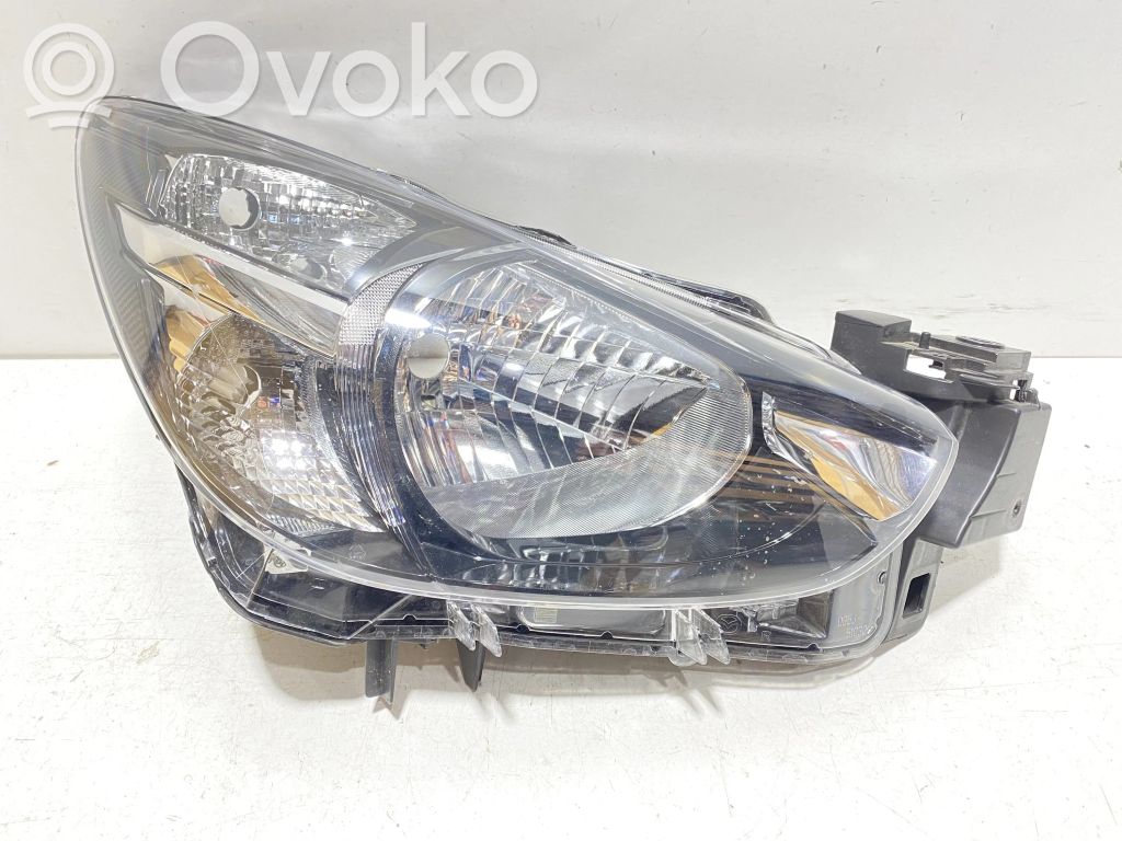 Mazda 2 Headlight/headlamp 