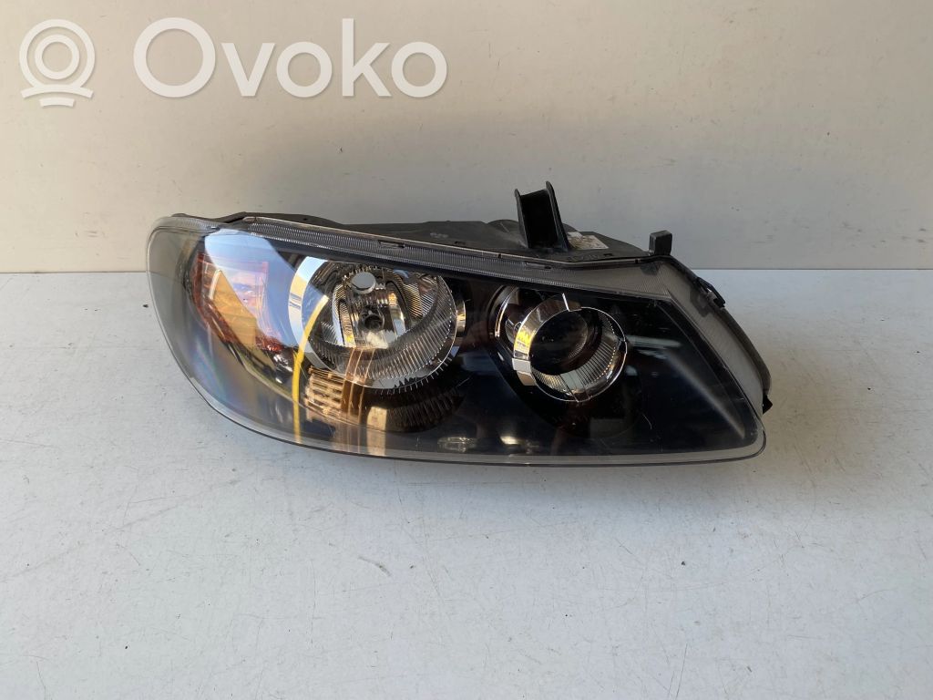 Nissan Almera N16 Lampa przednia 