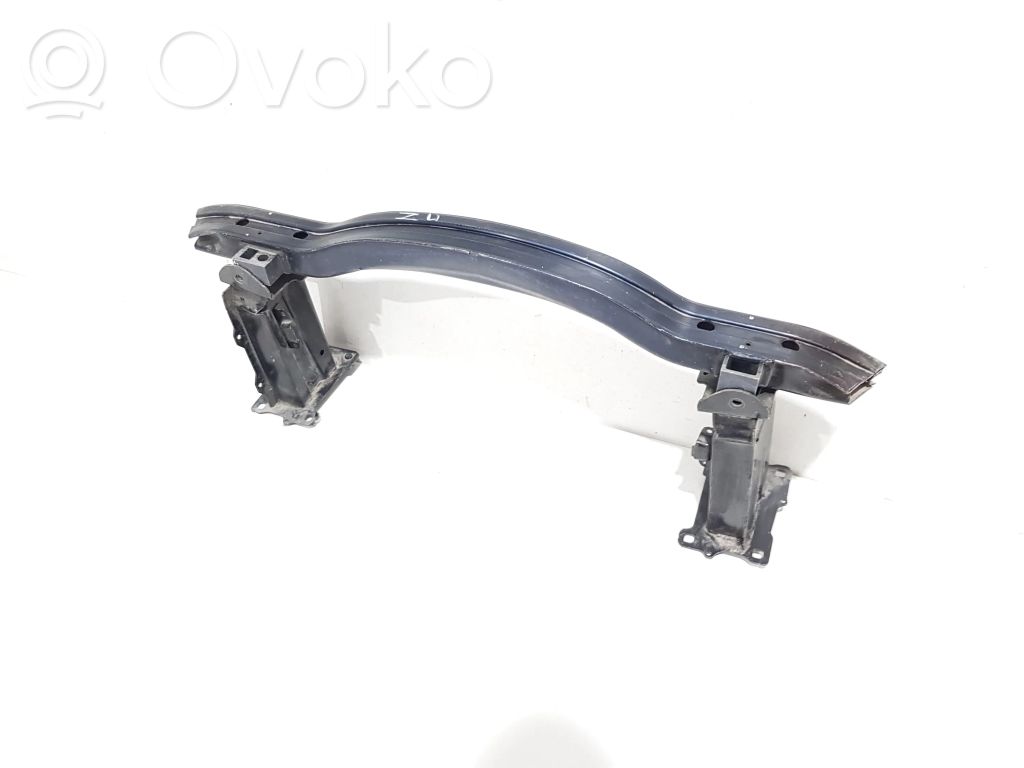 Priekšpusē bampera sija / balka   7048830
