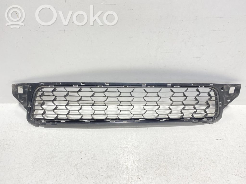 Dacia Duster Front grill 