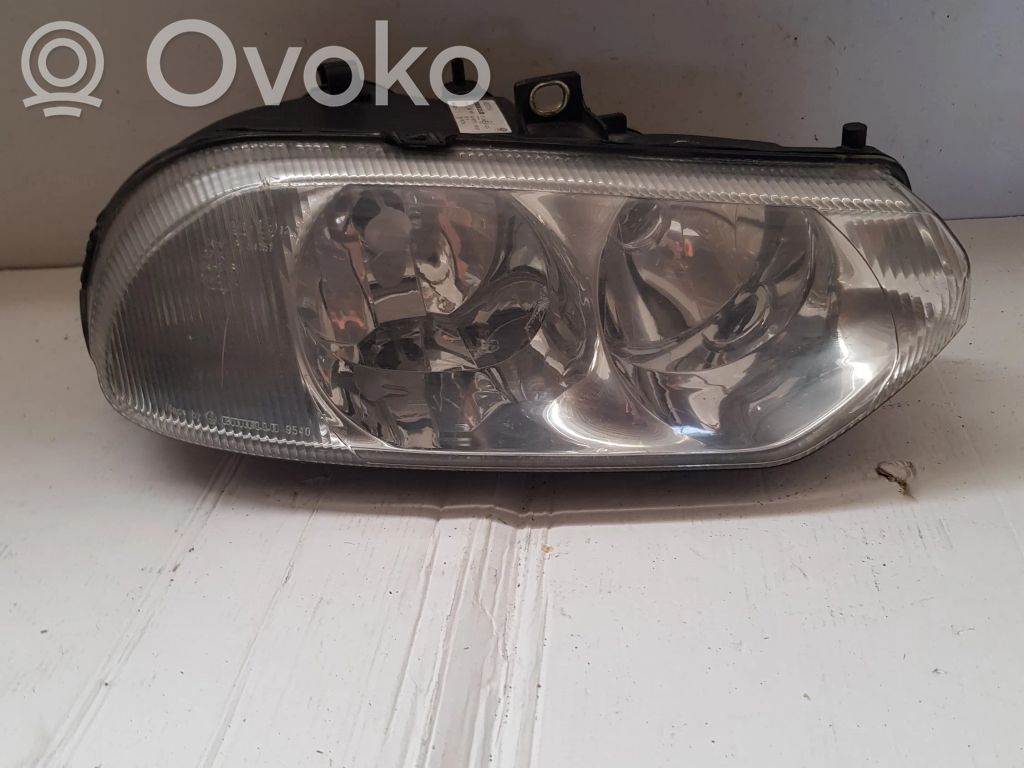 Alfa Romeo 156 Lampa przednia 