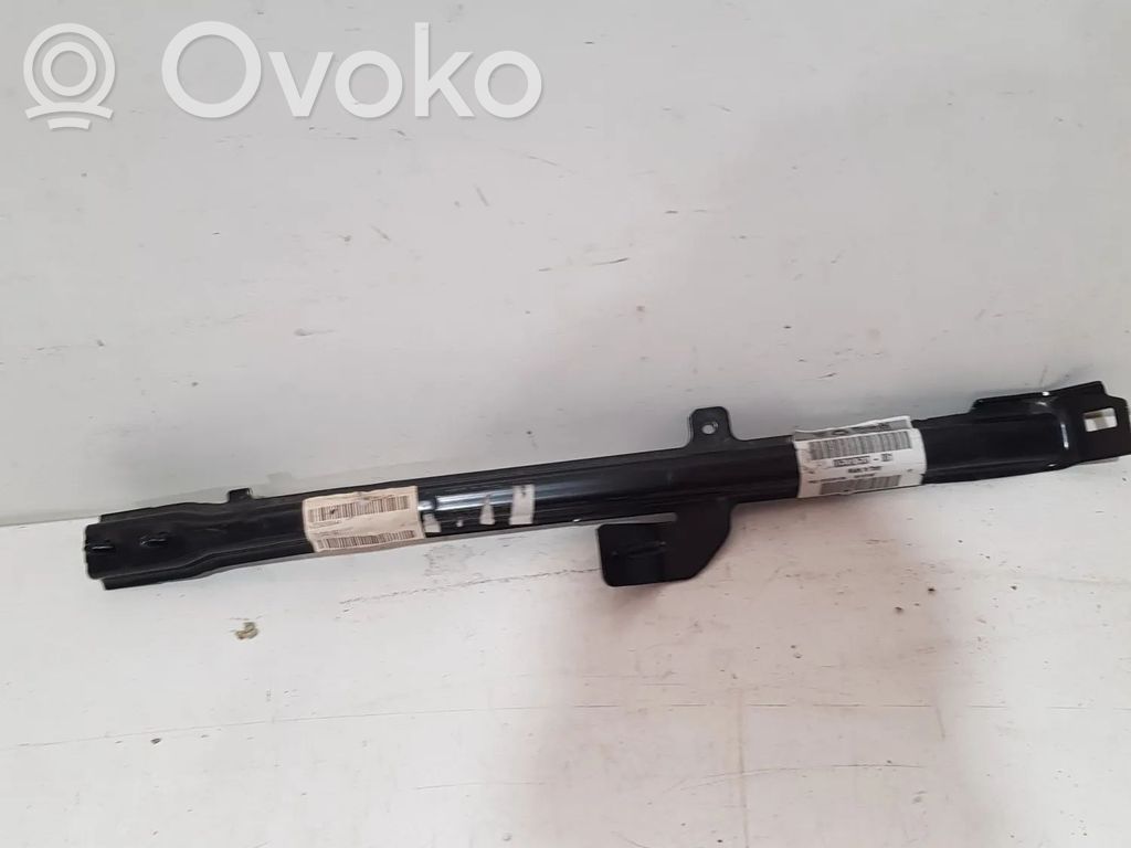 Jeep Compass Traverse inférieur support de radiateur 