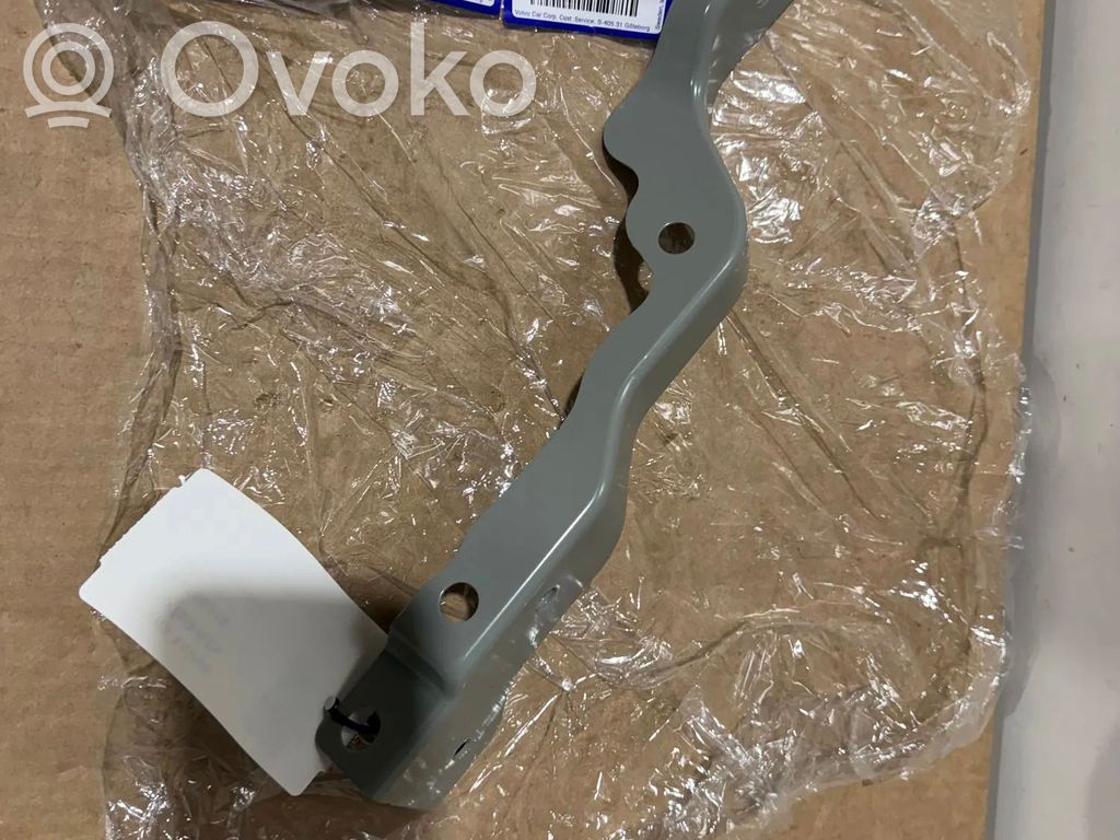 Polestar 2 Headlight/headlamp mounting bracket 