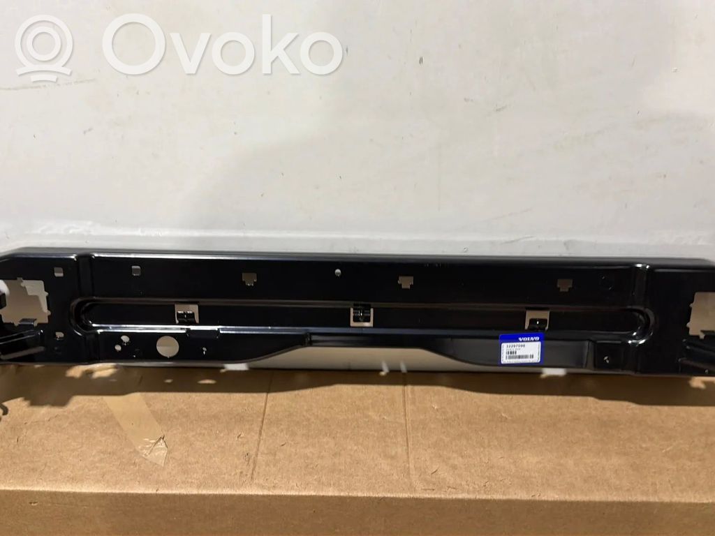 Volvo XC40 Panel mocowania chłodnicy / góra 