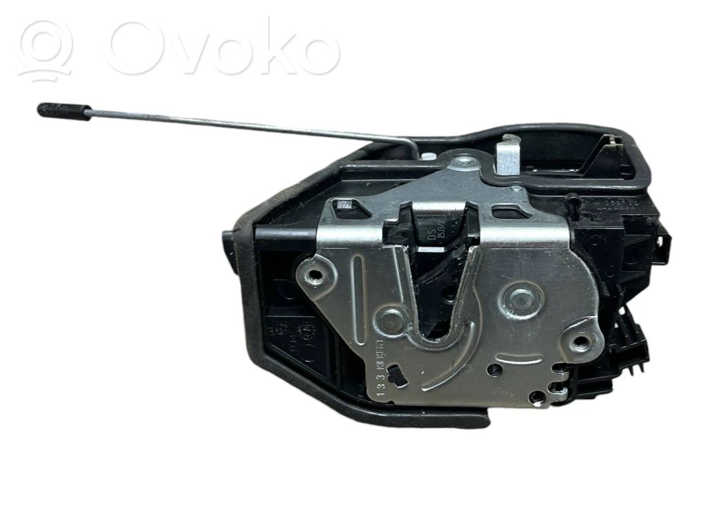 BMW 3 F30 F35 F31 Galinių durų spyna 