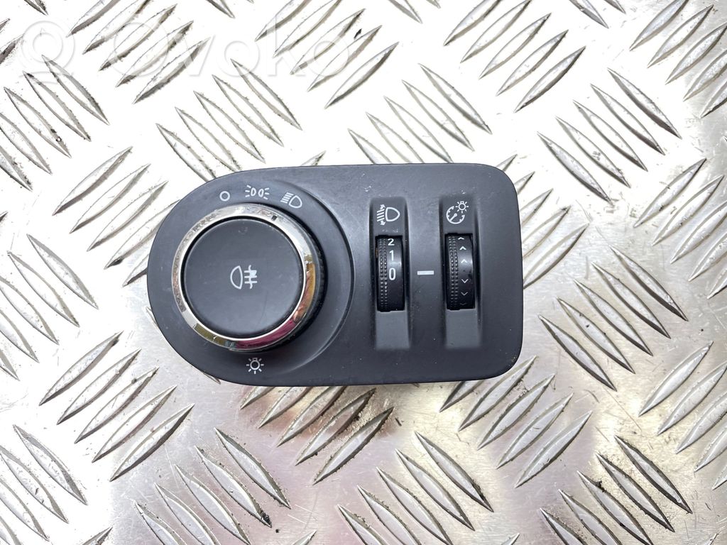 Opel Corsa D Light switch 